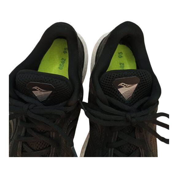 Saucony Triumph 19 Running Shoes Sneakers Women's Size 11 Black White S10678-12 - Picture 3 of 8